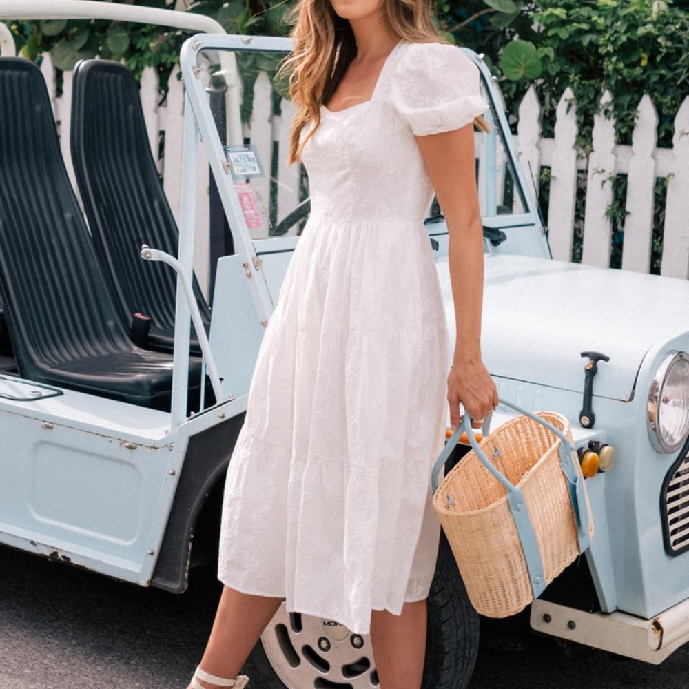 Gal Meets Glam Violetta white cotton midi dress
